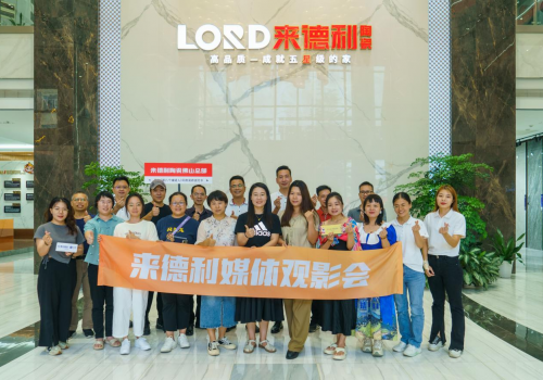 《第八個嫌疑人》火了！看來德利如何成功借勢出圈？