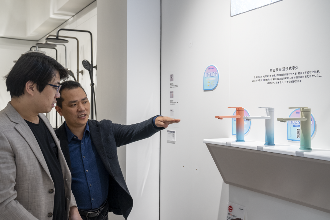 1678596152212152.png 邵唯晏與中建協室內設計委一行蒞臨浪鯨衛浴參觀交流4.png