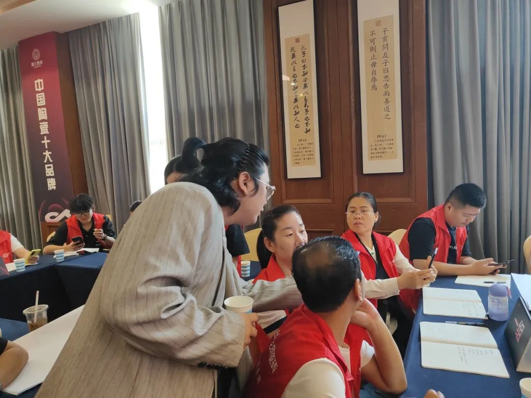 1716949555599145.jpg 抖勢(shì)達(dá)人 獅王瓷磚第二季抖音精英特訓(xùn)營(yíng)暨2024全國(guó)聯(lián)動(dòng)啟動(dòng)會(huì)盛大召開17.jpg