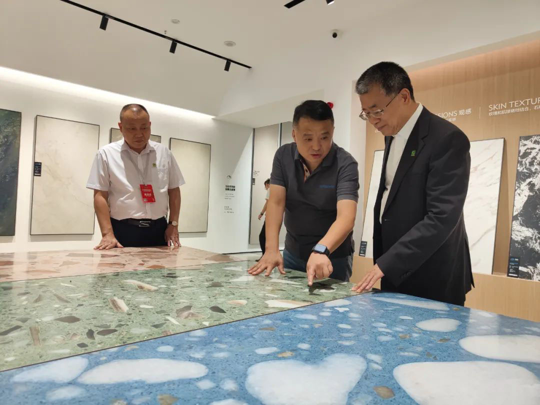 1725609924700933.jpg 獅王瓷磚云脈石D系列&深刻質感磚震撼首發4.jpg