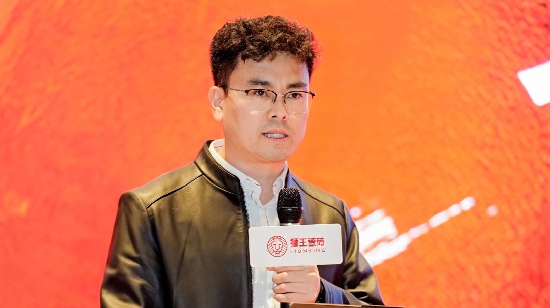 1735605878289008.jpg 共御風雨才能共赴美好 獅王集團召開品牌商年度峰會8.jpg